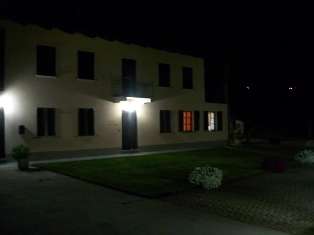 Cascina La Corte Bed and Breakfast Neive Exteriör bild